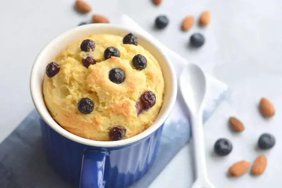 ¿Cómo preparar una torta en taza rápidamente?