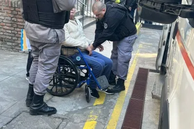Alperovich deambula en silla de ruedas por el penal de Ezeiza: según el Servicio Penitenciario, no la necesita