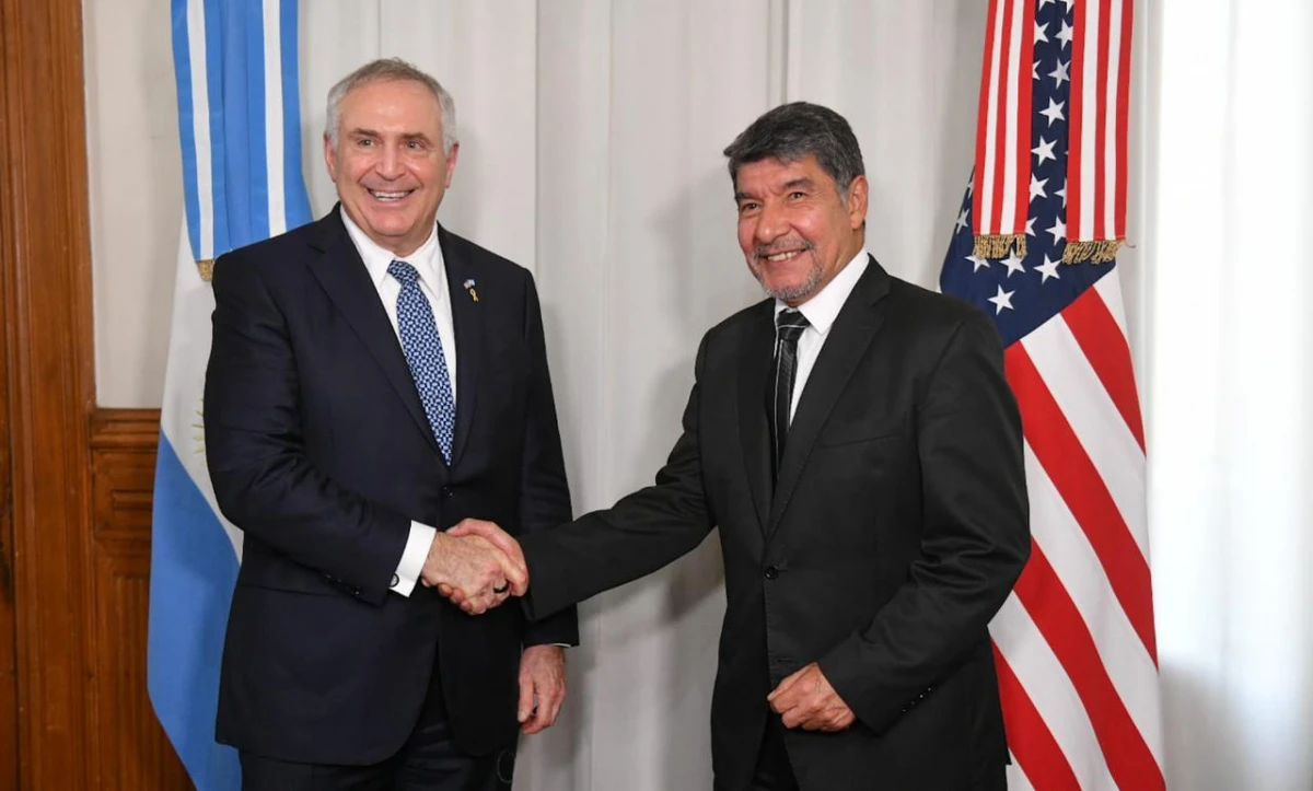 Miguel Acevedo recibió al embajador de Estados Unidos en Casa de Gobierno