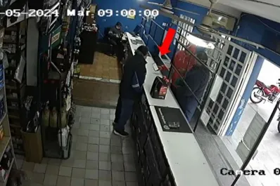 Una pareja fue acusada de estafar a un tucumano tras el robo de un celular