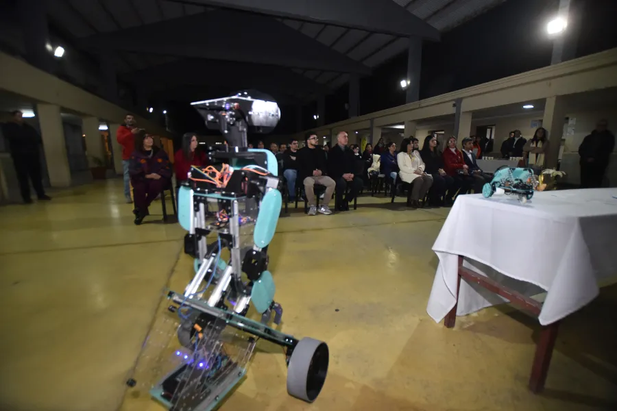 PRESENTE. Papert estuvo en el acto de ceremonia y la firma del convenio. / OSVALDO RIPOLL, LA GACETA.