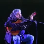 Con puro arte, Lucho Hoyos hace catarsis frente a una enfermedad autoinmune