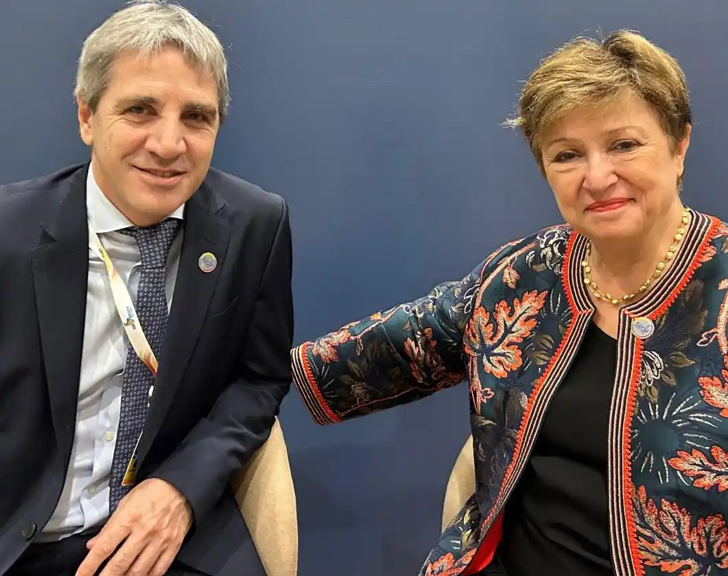  Luis Caputo y Kristalina Georgieva. FOTO X