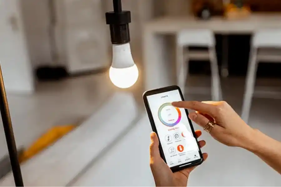 La particular forma de uso de los focos inteligentes también lo convierten en una opción atractiva.