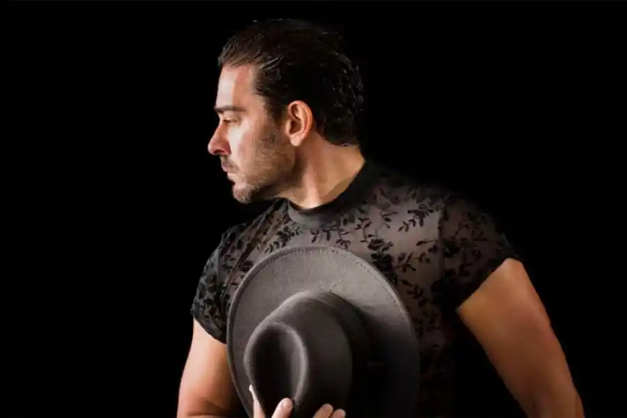 Hernán Piquín: pasión por la danza encendida en el tango