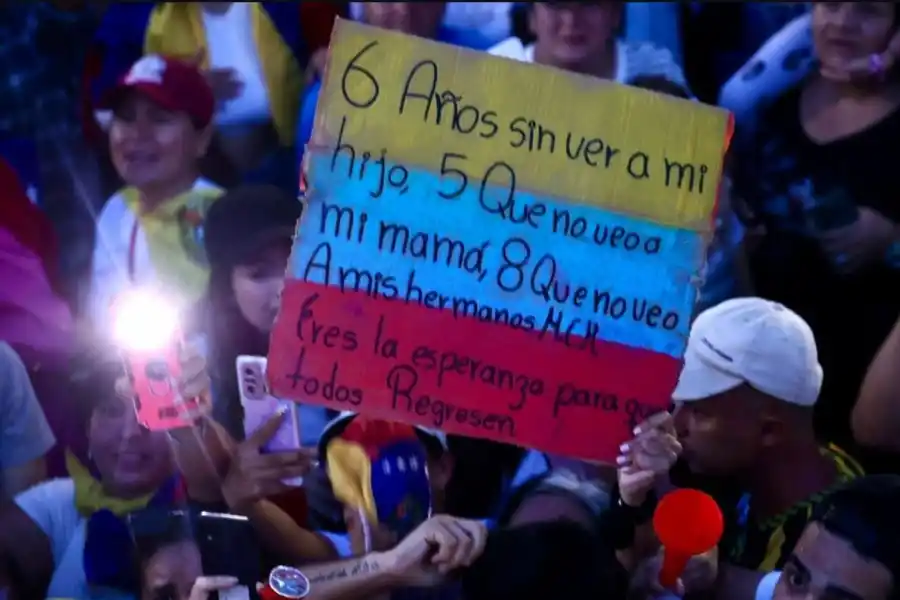 REGRESO DE FAMILIARES. En su perfil de Instagram, Corina comparte los deseos de sus seguidores. / INSTAGRAM @mariacorinamachado.