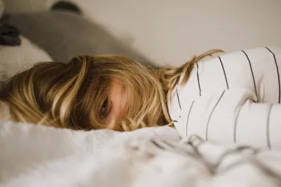 Somniloquia: ¿cuándo hablar dormidos es un signo de preocupación?