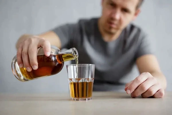 “El alcoholismo nos iguala a todos en el dolor”