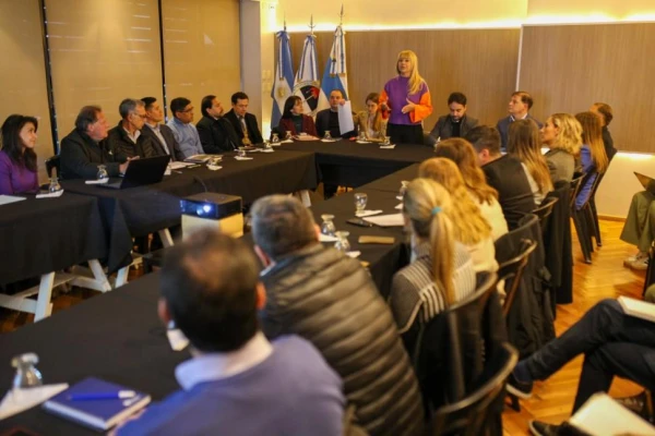 Crean un espacio para atender los reclamos vecinales en la Capital