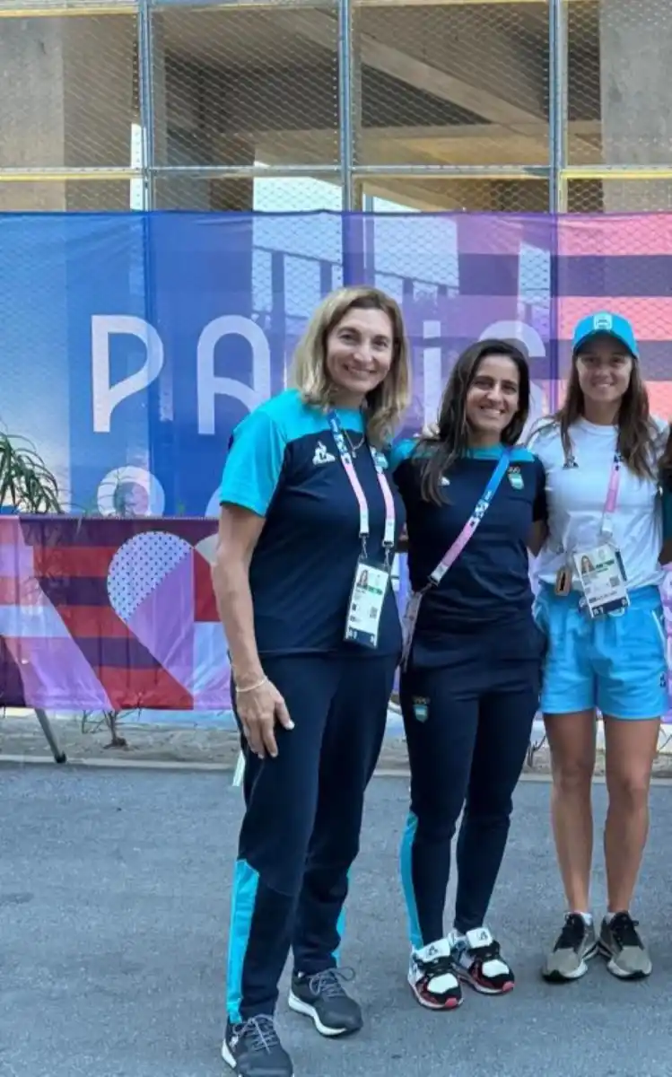 CON SUS DIRIGIDAS. Paz junto a María Lourdes Carlé y Nadia Podoroska.