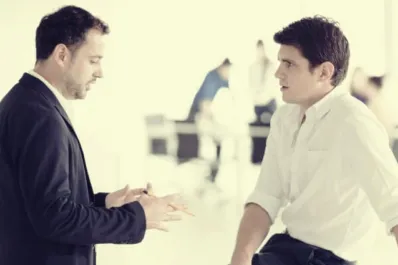 ¿Por qué desviamos la mirada al hablar? Esto dicen los expertos