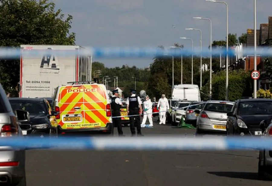 Escena donde un hombre fue arrestado después de apuñalar a ocho personas en Southport, Gran Bretaña. (Reuters/Temilade Adelaja)