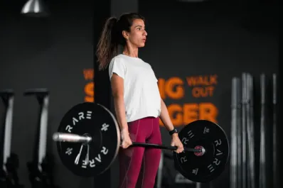 Qué pasa en el cuerpo cuando se levantan pesas todos los días, según la ciencia