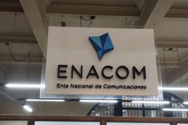 El Gobierno prorroga por un año la intervención del Enacom