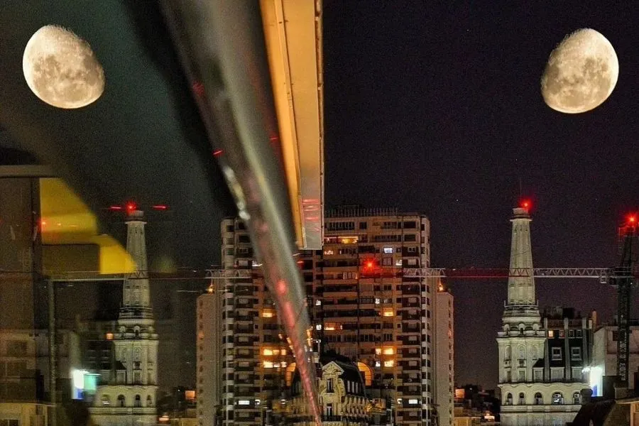 CABA. La ciudad de la furia por la noche./Foto Instagram @buenosaires.ar