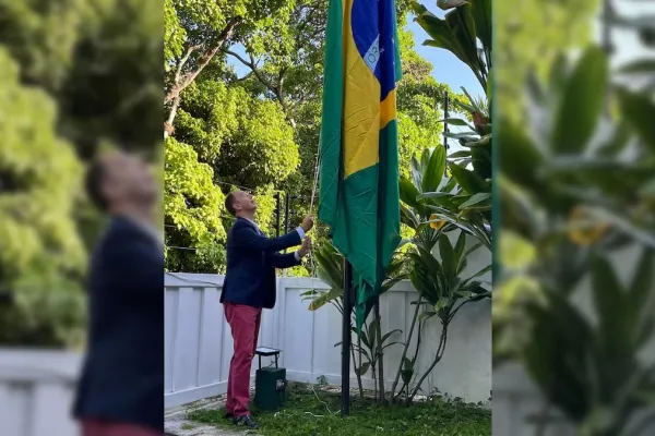 Crisis en Venezuela: los diplomáticos argentinos dejaron Caracas y viajan a Portugal