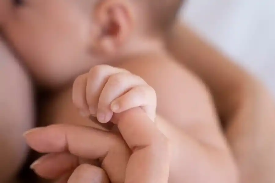 La leche materna impacta en la vida desde la primera hora