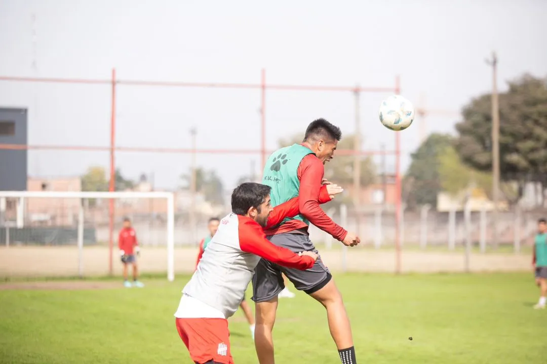 ¿Qué pasará con el futuro de Gustavo Abregú en San Martín de Tucumán?