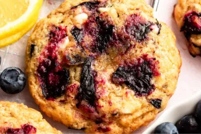 Galletas esponjosas de almendras y arándanos, una receta baja en grasas, sin azúcar agregada y sin harinas