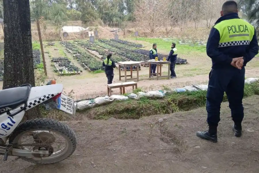EVIDENCIA. En un sector de la finca había polígonos de tiro y blancos.