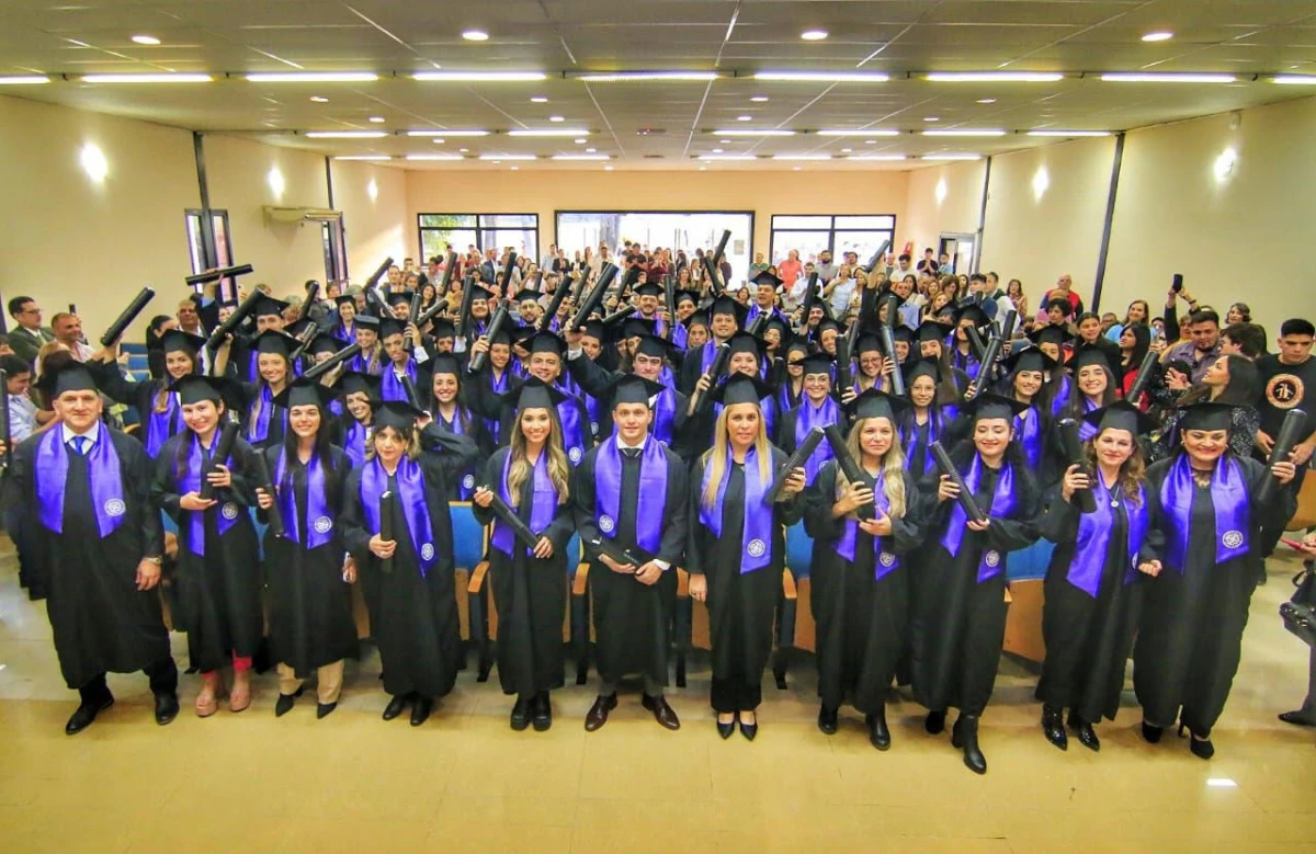 La Universidad de San Pablo-T lleva entregados más de mil títulos