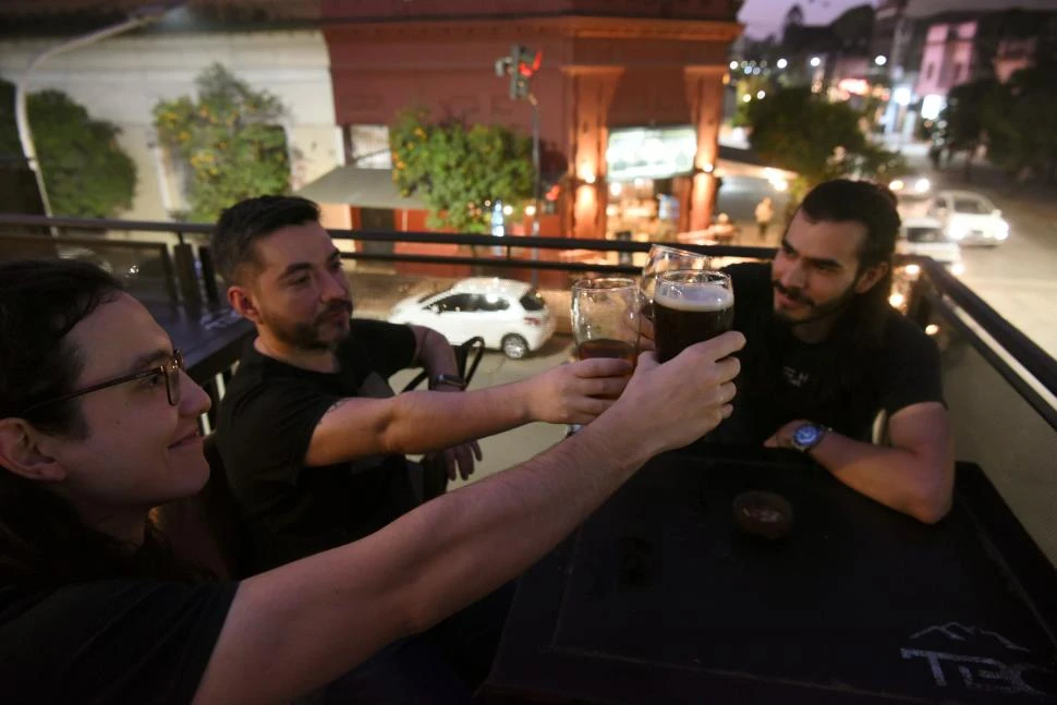 VIDEO. Día Internacional de la Cerveza: con o sin espuma, se celebra el encuentro