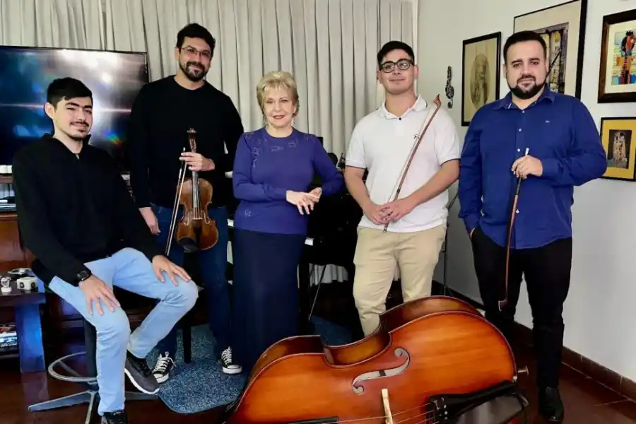 Marcha de Los Bombos: tradición e identidad que se refuerzan en cada golpe al cuero