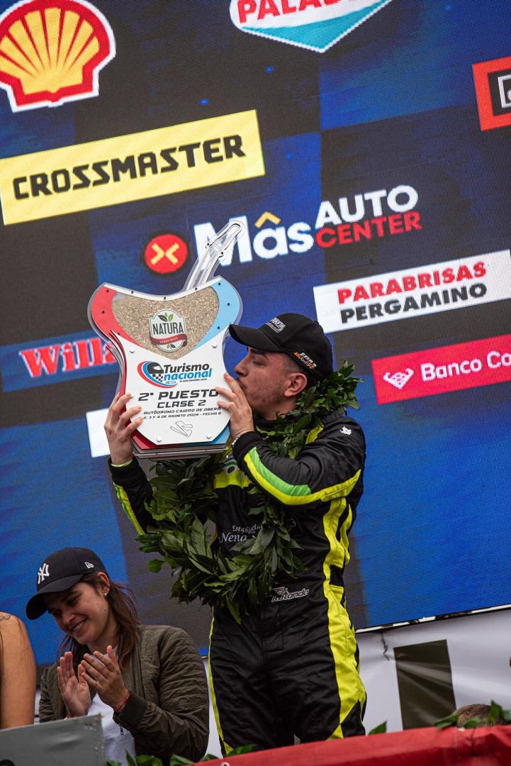 FESTEJO. Rotondo mostró toda su alegría por el segundo puesto conseguido en Oberá.