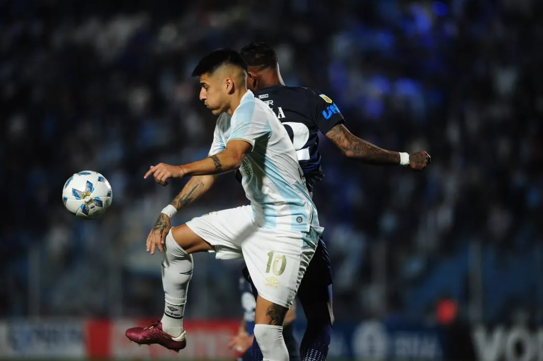 CALIDAD. Joaquín Pereyra fue uno de los puntos altos del Decano en la victoria ante Independiente Rivadavia. Foto: Diego Araóz - LA GACETA