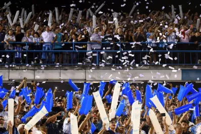 La impactante pelea entre hinchas en el partido de Atlético Tucumán