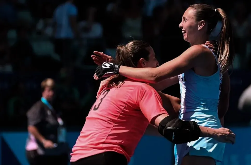 A lo “Dibu”: mirá la tapada de Cosentino que le dio a Las Leonas el pase a semifinales de los Juegos Olímpicos