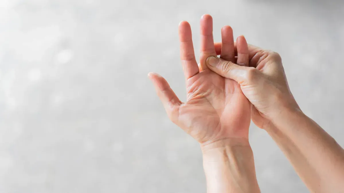 De qué manera la posición de tus dedos puede revelar si sufrís cáncer de pulmón