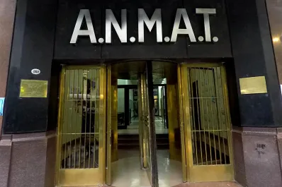 Alerta de la Anmat por el consumo de una marca de caramelos y un aceite de oliva