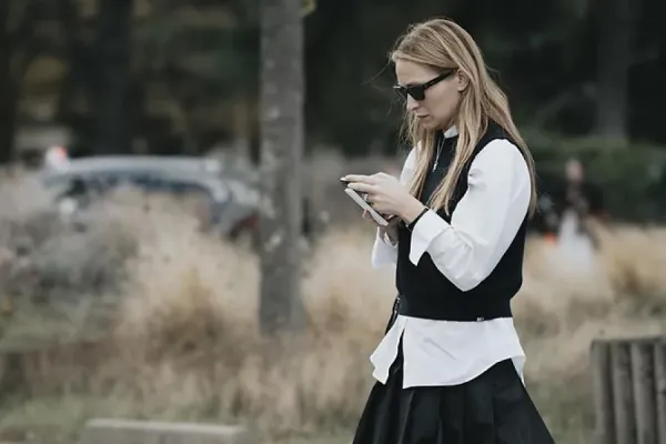 Chalecos, la prenda que es tendencia para vestirse bien con este clima tan cambiante