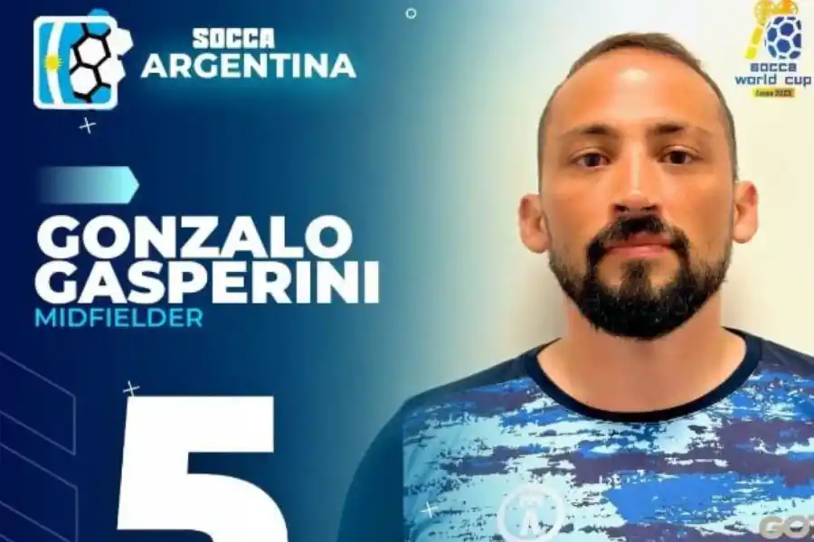 Es tucumano, vive en Europa, tuvo un breve paso por San Martín y jugará el Mundial de fútbol reducido para Argentina