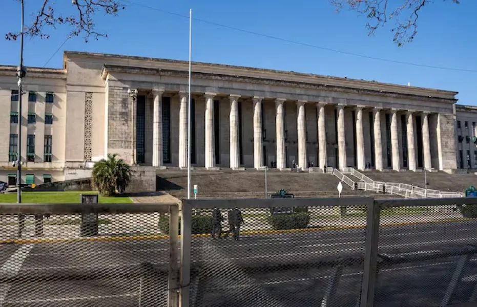 La prestigiosa universidad busca formar en breves períodos de tiempo.