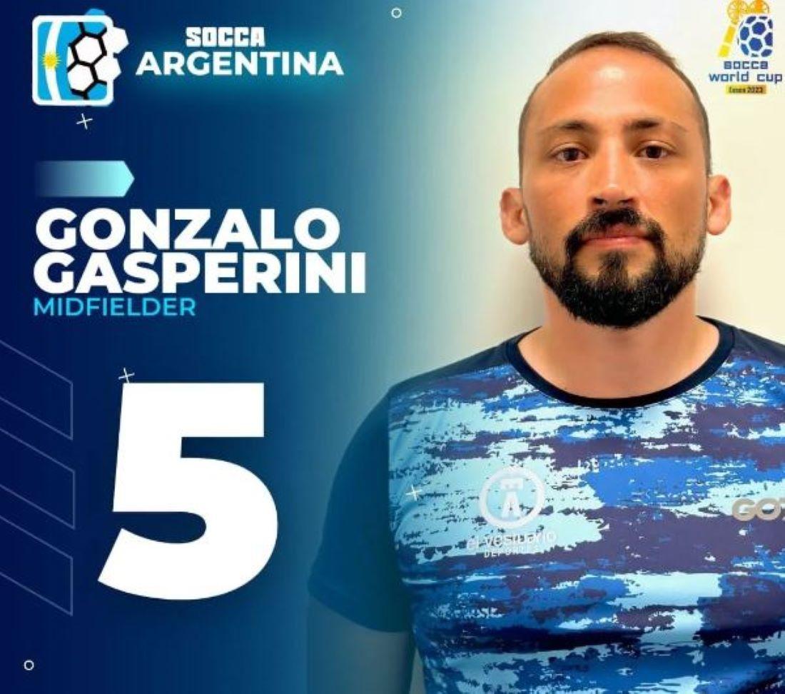 Es tucumano, vive en Europa, tuvo un breve paso por San Martín y jugará el Mundial de fútbol reducido para Argentina