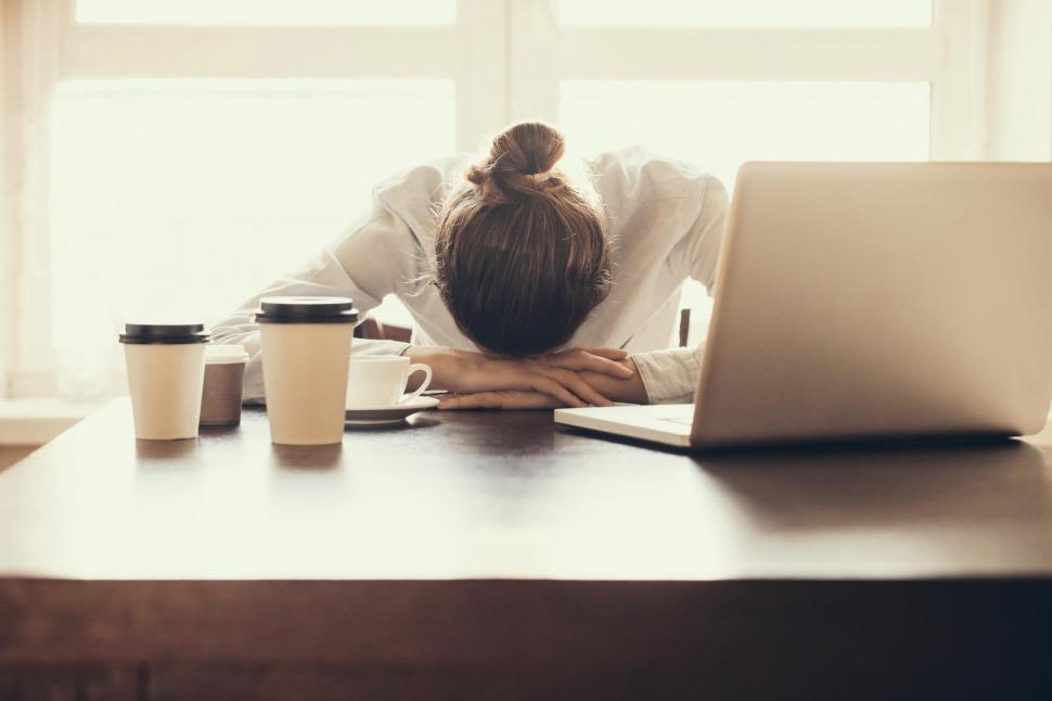 Cada vez más agotados: consejos para enfrentar el burnout