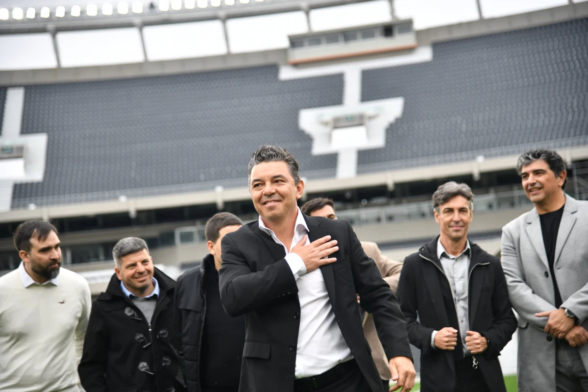 ÍDOLO. Los fanáticos continúan demostrando todo su amor por Marcelo Gallardo. 