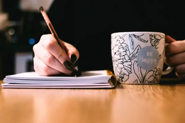 Journaling: cómo escribir a diario mejora la salud mental y reduce el estrés