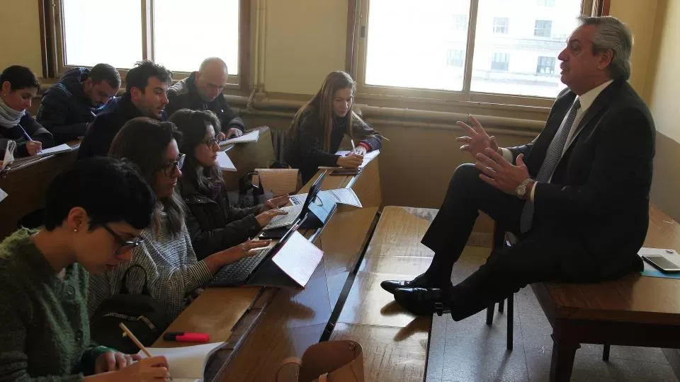 Alberto Fernández dejará de dar clases en la UBA, tras la denuncia de Fabiola Yañez