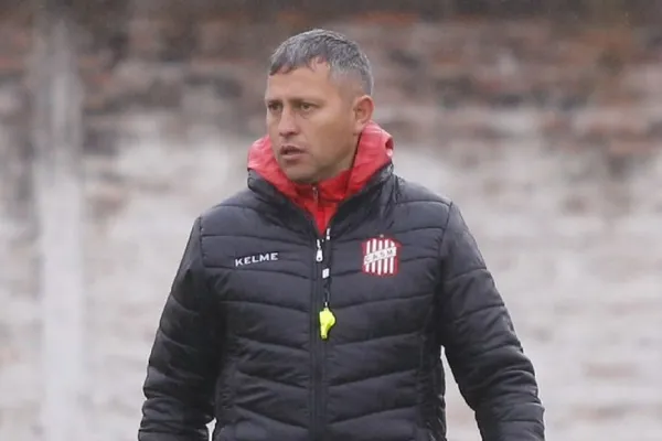 Diego Flores recupera dos futbolistas claves en la estructura de San Martín de Tucumán