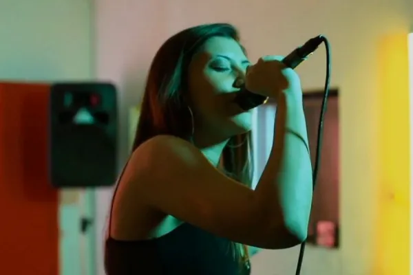 Una rapera tucumana lidera un movimiento antibullying de artistas emergentes