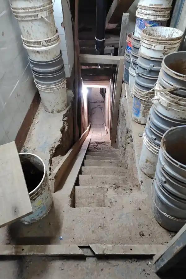 Descubren un túnel creado para robar un banco en San Isidro: el hallazgo fue gracias a un repartidor