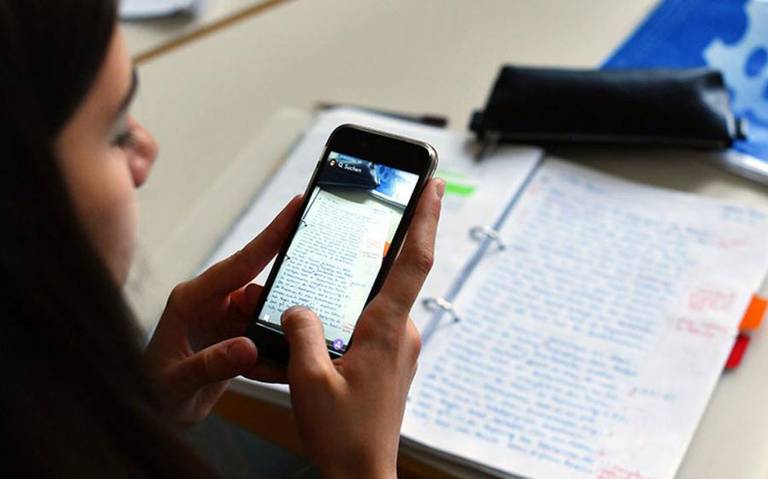 Se abrió el debate sobre el uso del celular en el aula