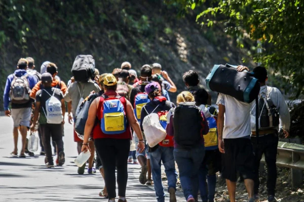 La crisis impulsa una nueva ola migratoria en Venezuela