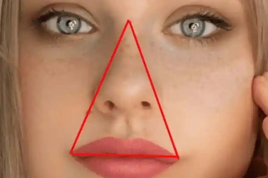 No debemos tocar los granos que se encuentran en esta zona de la cara.