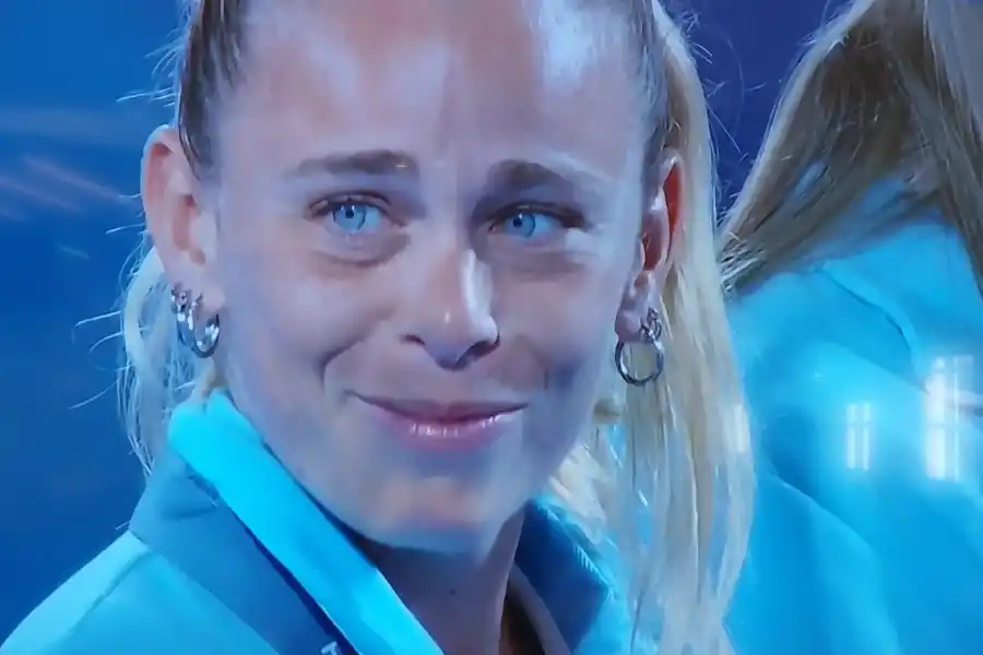 Vicky Sauze Valdez ya tiene la medalla olímpica en el cuello