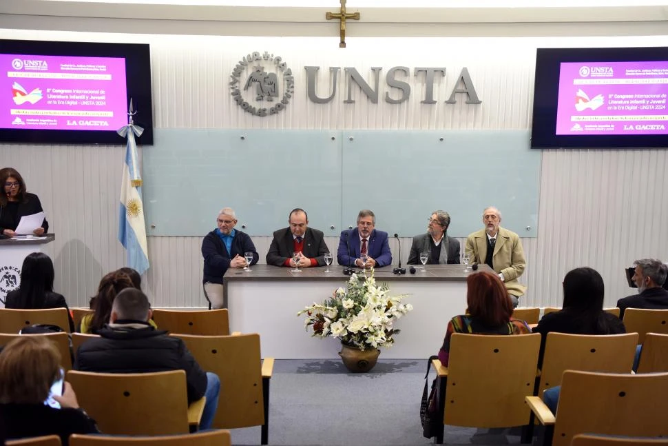 ACTO INAUGURAL. El congreso, que se lleva a cabo en la Unsta, puede ser seguido en forma presencial o de manera remota.  LA GACETA / FOTOs DE ANALIA JARAMILLO