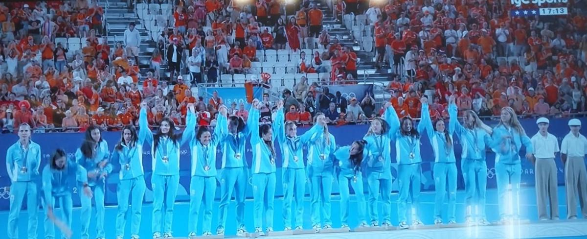 Vicky Sauze Valdez ya tiene la medalla olímpica en el cuello